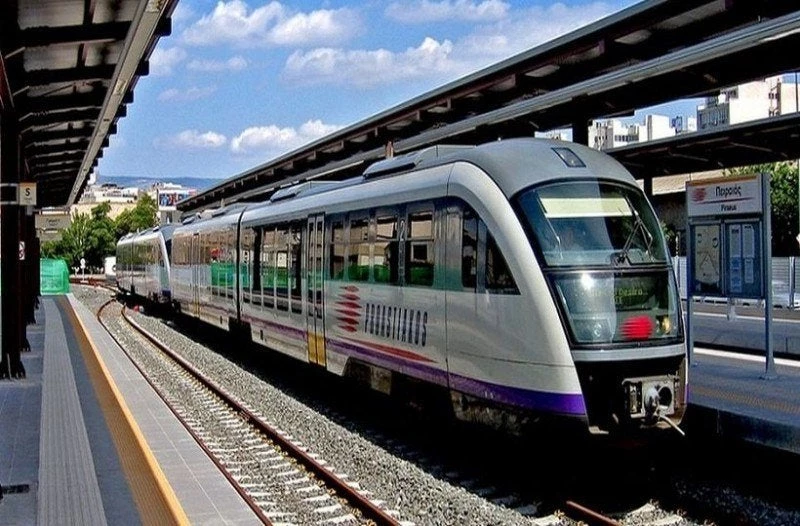 Έκτακτο: Ακινητοποιήθηκε συρμός του προαστιακού – Αλλαγές στα δρομολόγια